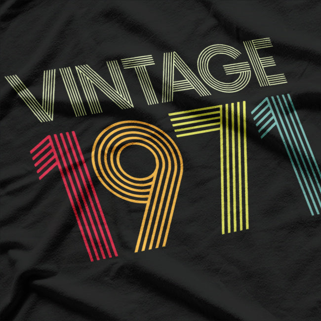 Vintage 1971 - Classic Retro Style Birthday T-Shirt