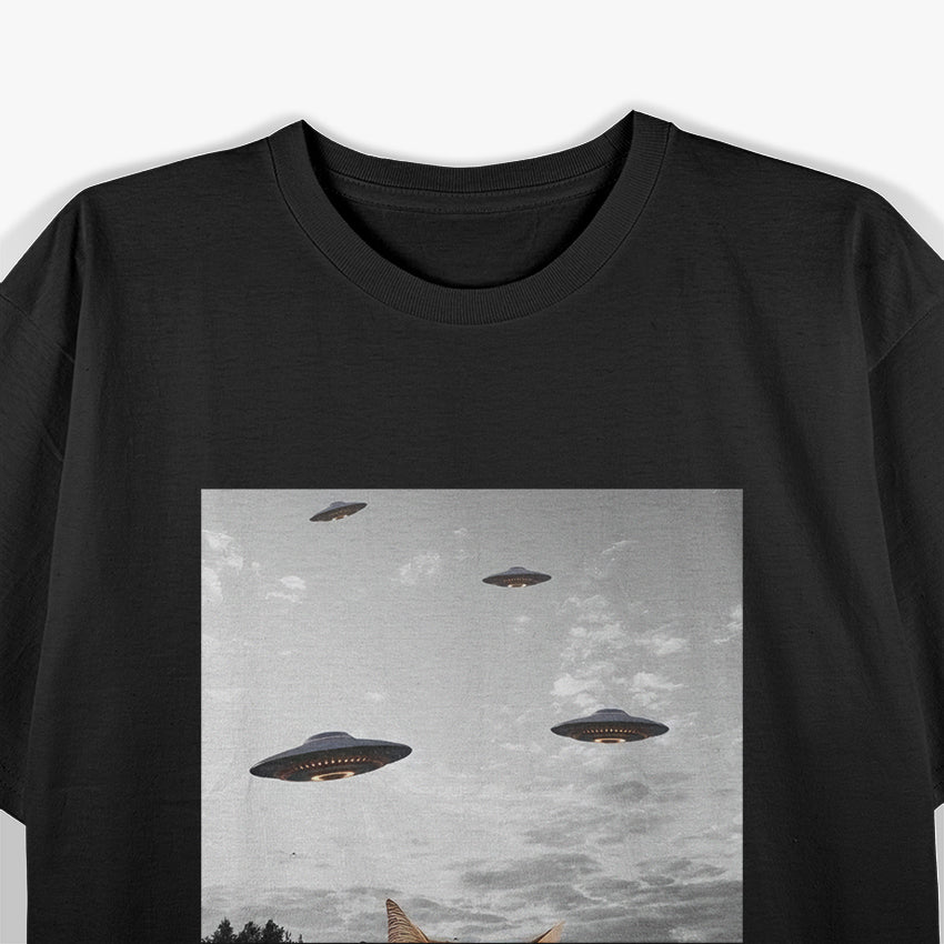 Funny Cat Selfie with UFOs Awesome Cat T-Shirt