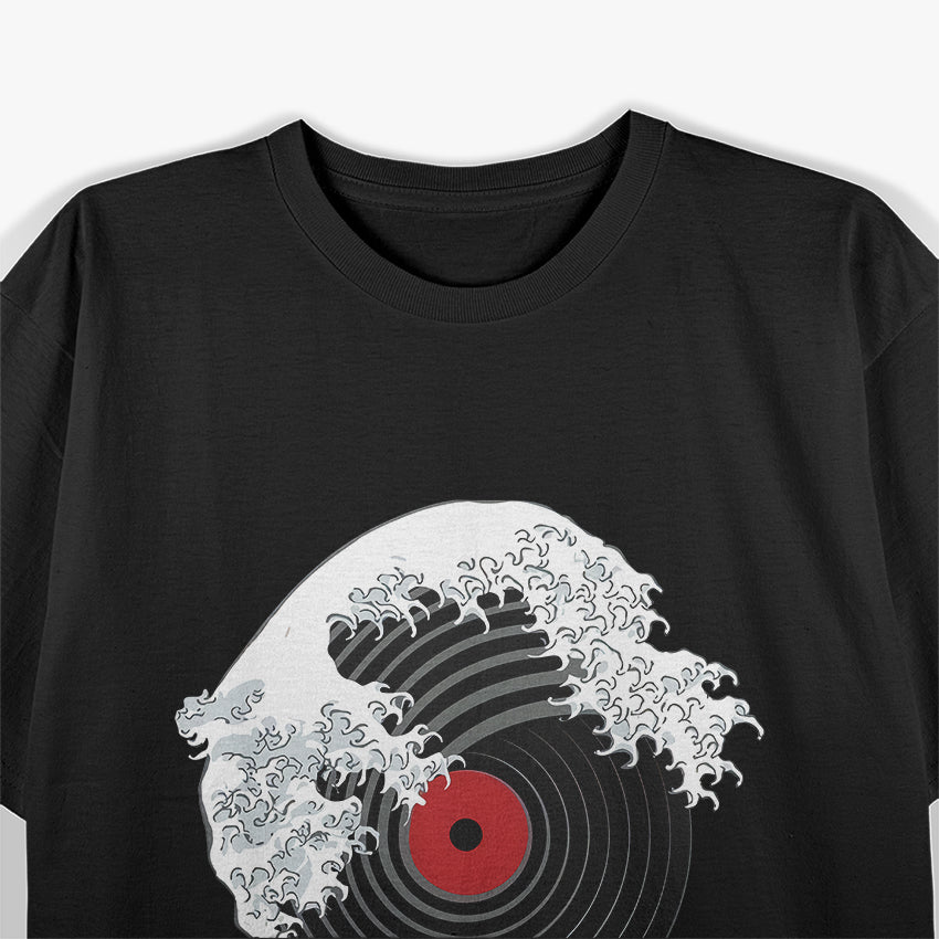 Great Wave of Music A Fusion of Kanagawa and Vinyl Sound T-Shirt