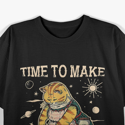 Cat Making Biscuits Vintage Christmas Funny Cat T-Shirt