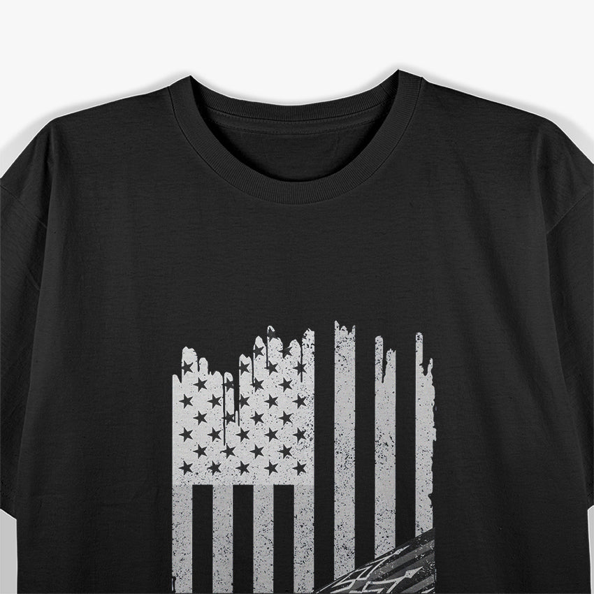 American Flag Pool Table – Billiard 8 Ball Design for Pool Lovers and Patriot Fans T-Shirt