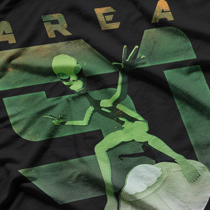 Alien UFO Area 51 Green Man Surfing a Flying Saucer Funny Sci-Fi T-Shirt