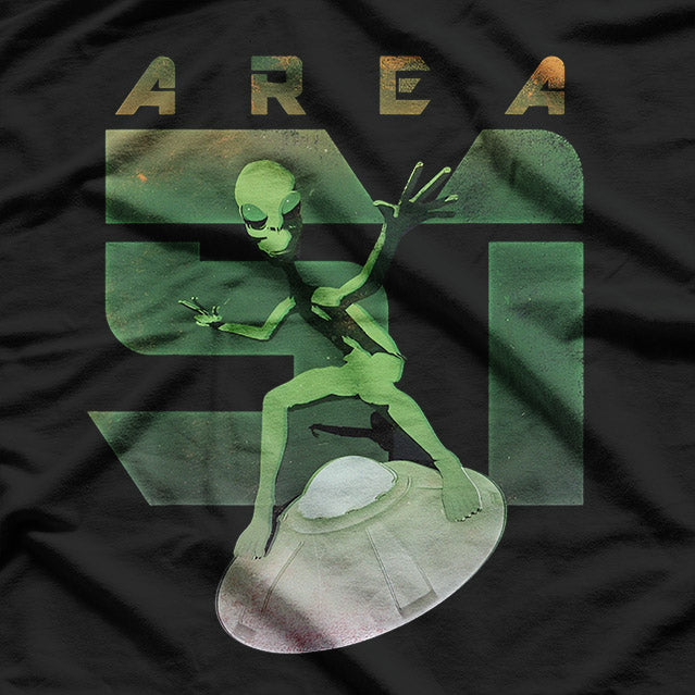 Alien UFO Area 51 Green Man Surfing a Flying Saucer Funny Sci-Fi T-Shirt