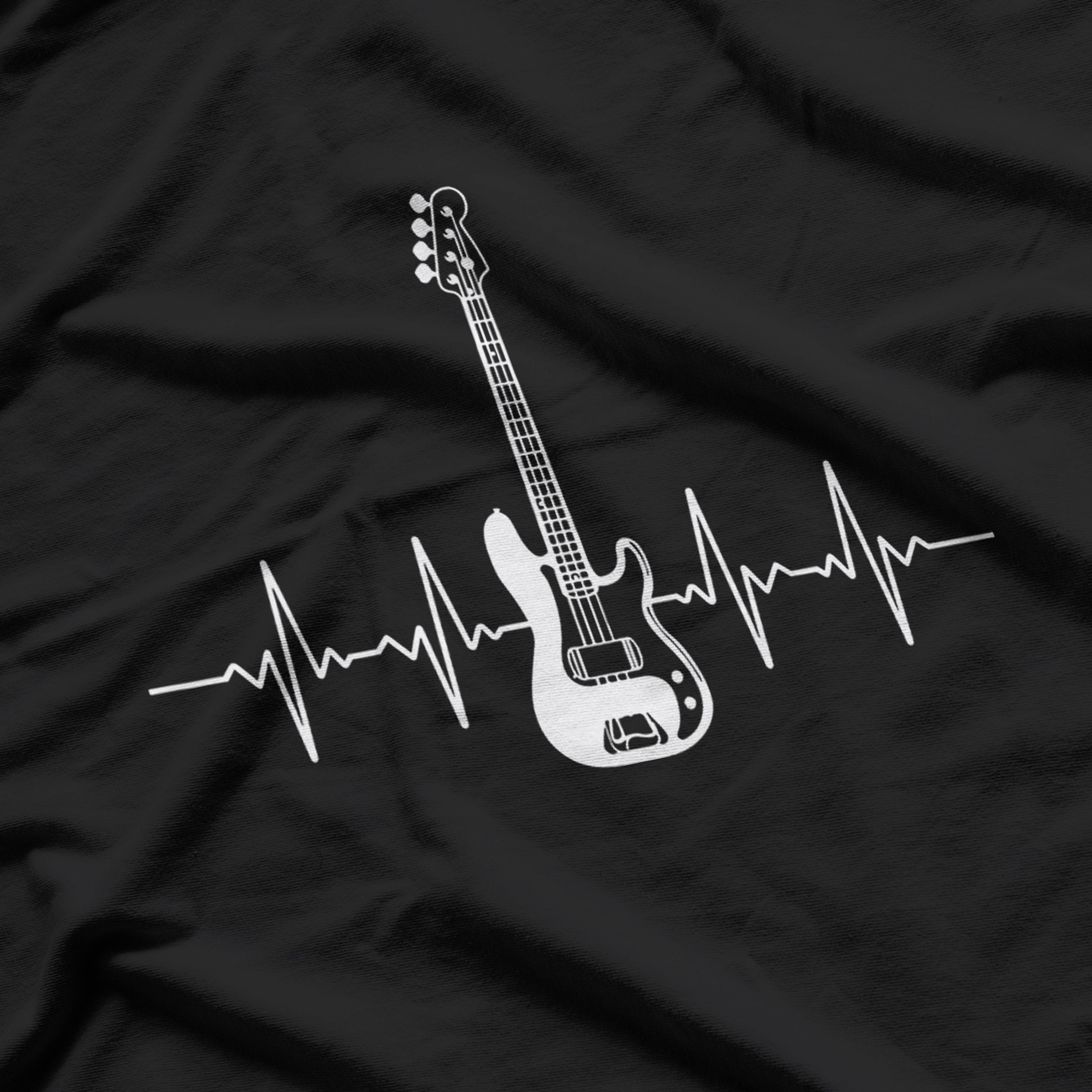Cool Bass Guitar Heartbeat Design For Bass Player T-Shirt