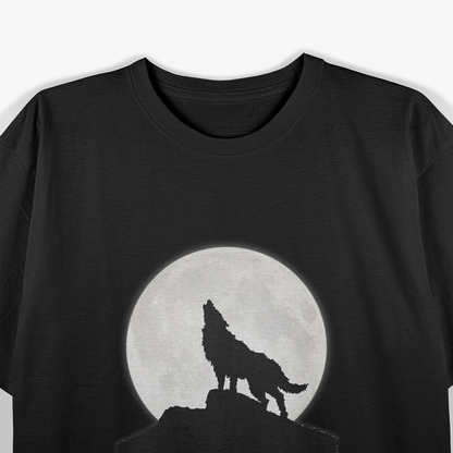 Wolf Howling at Moon – Retro Vintage Wildlife T-Shirt