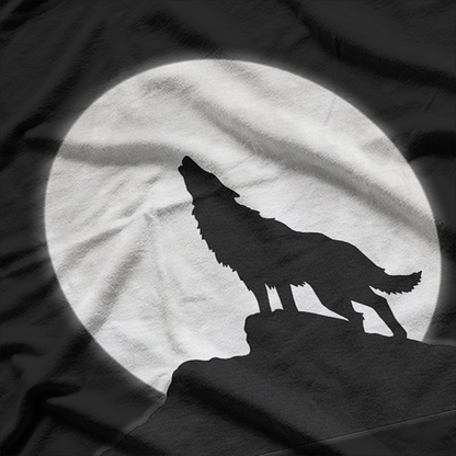 Wolf Howling at Moon – Retro Vintage Wildlife T-Shirt