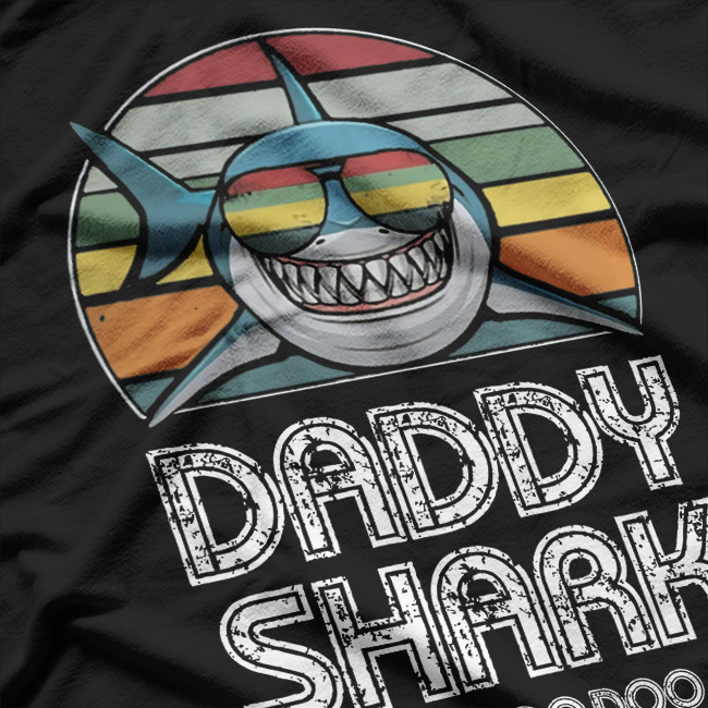 Daddy Shark Doo Doo – Funny Retro Dad T-Shirt