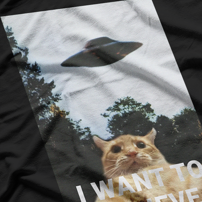 Funny Cat Selfie I Want to Believe UFO Alien Meme T-Shirt