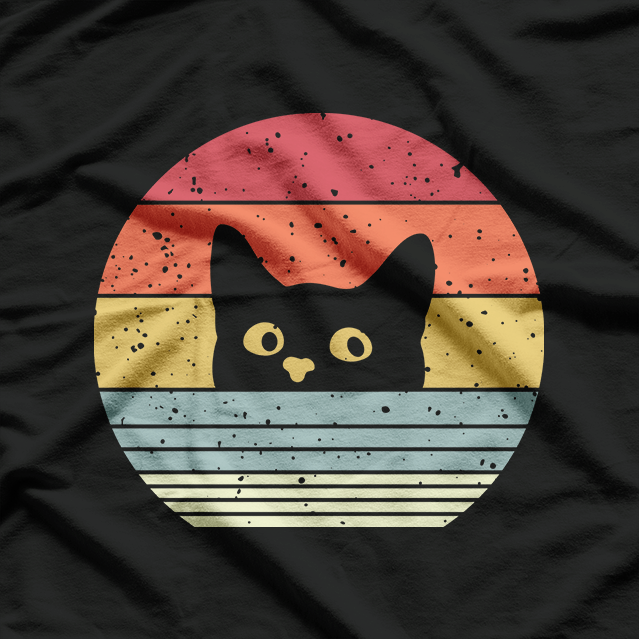 Retro Black Cat: Purrfectly Vintage T-Shirt