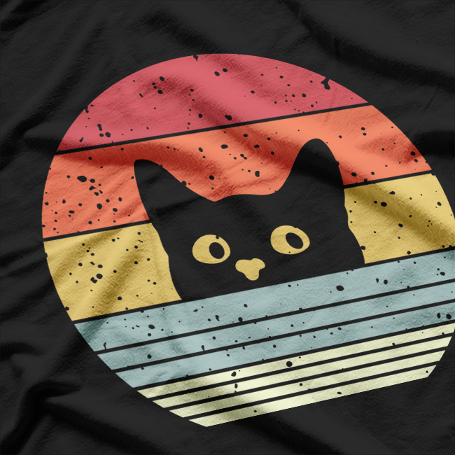 Retro Black Cat: Purrfectly Vintage T-Shirt