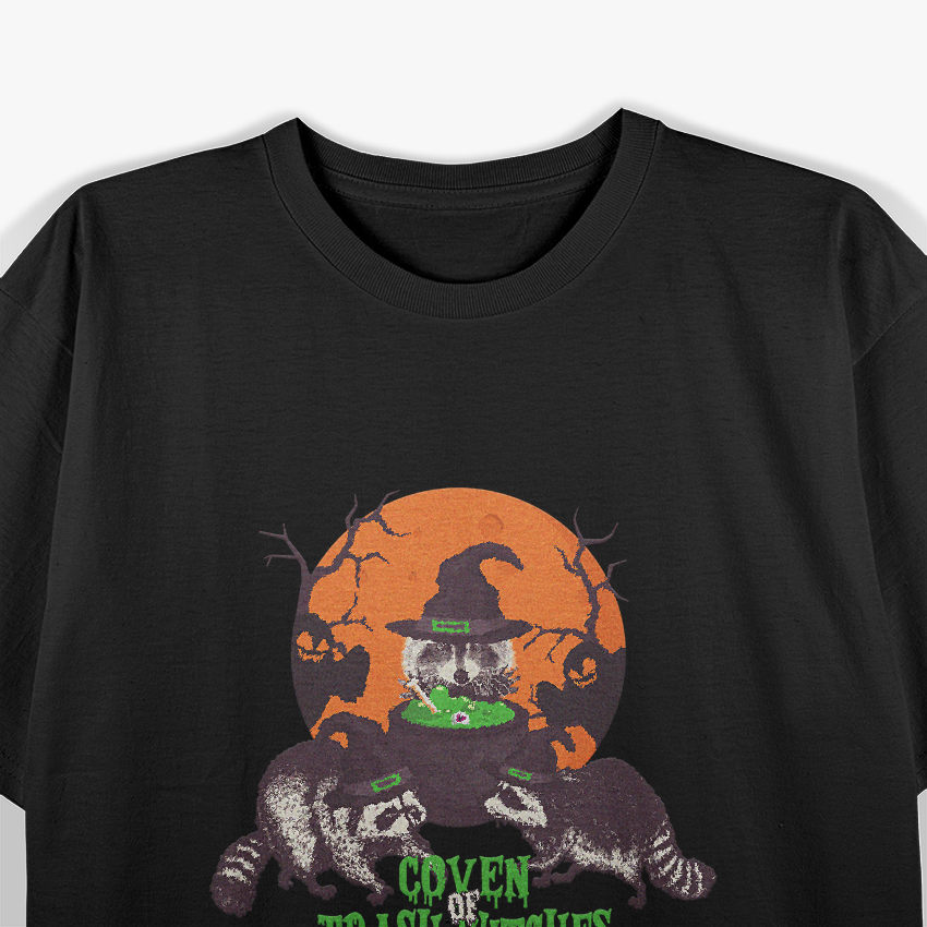Witch’s Raccoon Cute Halloween Magic Animal Design T-Shirt