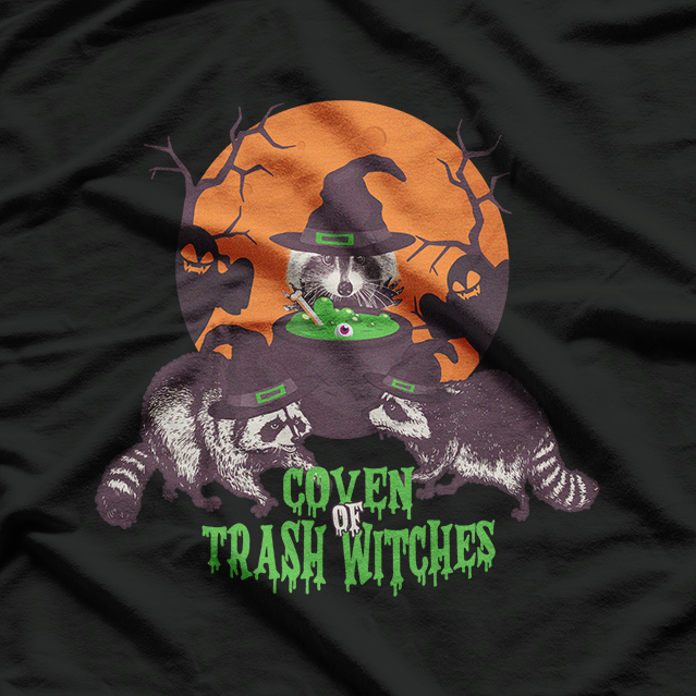 Witch’s Raccoon Cute Halloween Magic Animal Design T-Shirt