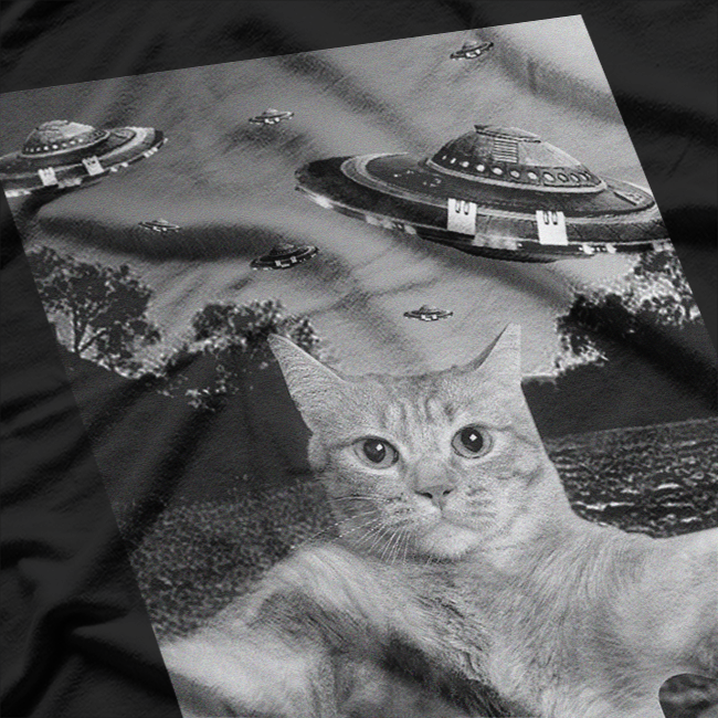 Funny Cat Selfie UFO Abduction – Alien Meme Cute Space Kitten T-Shirt