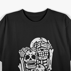 Three Wise Skeletons – Funny Halloween Party Spooky Joke T-Shirt