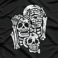 Three Wise Skeletons – Funny Halloween Party Spooky Joke T-Shirt