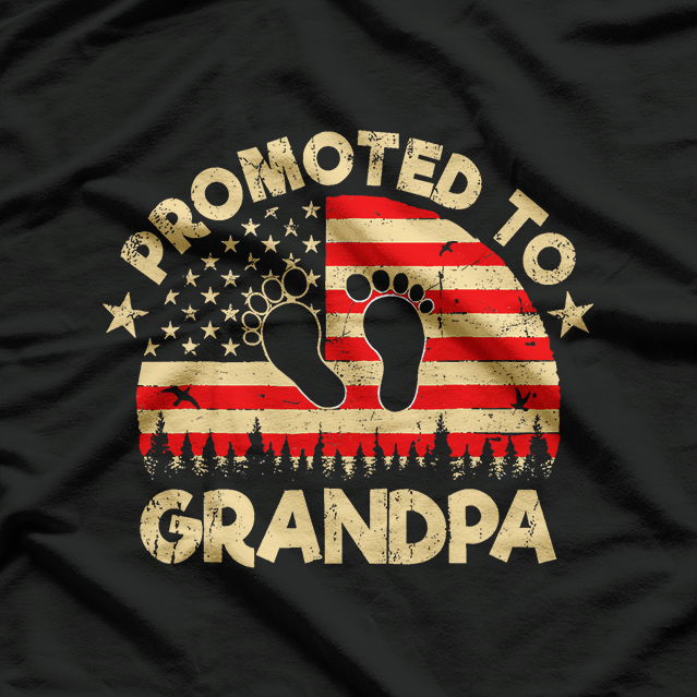Promoted To Grandpa 2023 First Time Father’s Day New Grandpa T-Shirt