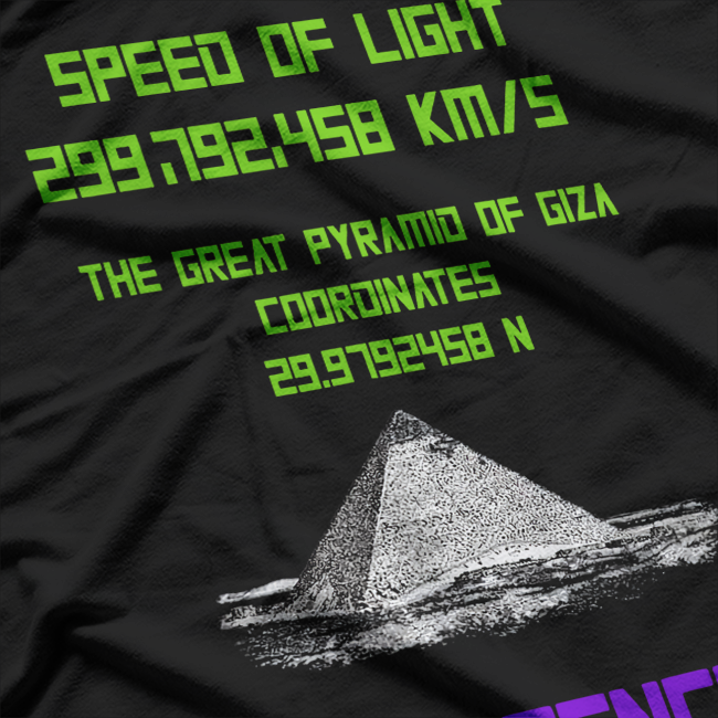 Ancient Alien Astronauts: Pyramid Theorist & UFO Believer T-Shirt