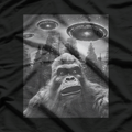 Bigfoot vs. Aliens: Funny UFO Sasquatch Encounter T-Shirt