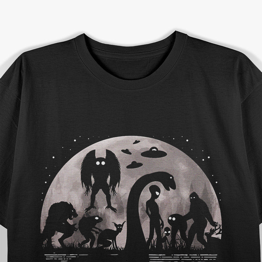 Funny Cryptid Mashup – Bigfoot & Loch Ness Monster Humor Love T-Shirt