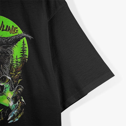 Midnight Howling Wolf – Retro Moonlight Nature T-Shirt