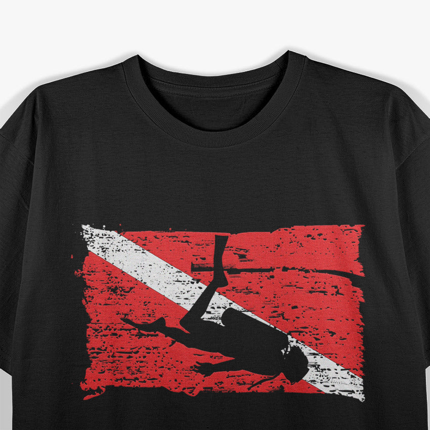 Vintage Scuba Diver – Classic Diving Flag Nautical Style Love T-Shirt