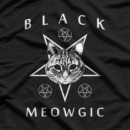 Black Meowgic – Cute Witchy Cat Magic Halloween Occult Kitty T-Shirt