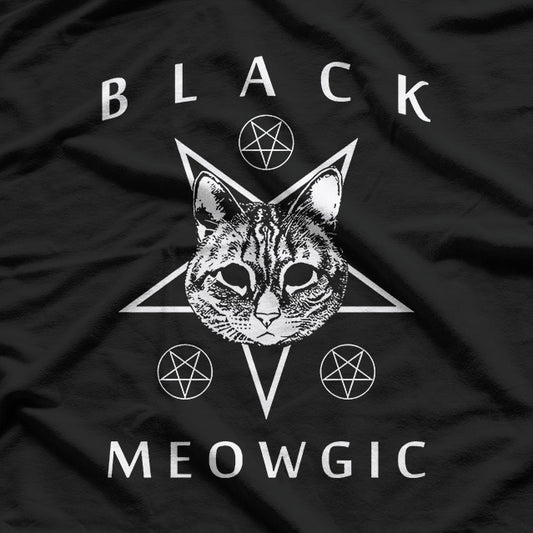 Black Meowgic – Cute Witchy Cat Magic Halloween Occult Kitty T-Shirt