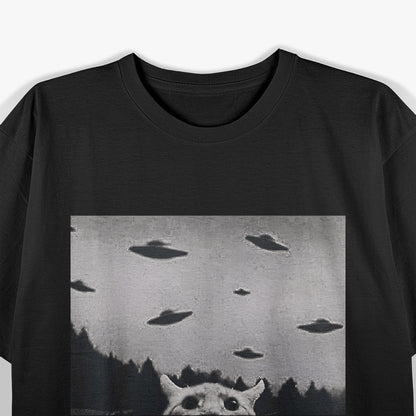 Alien Cat Abduction: Funny UFO Space Kitty T-Shirt