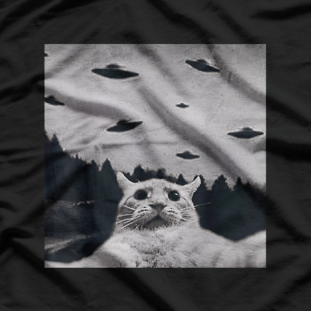 Alien Cat Abduction: Funny UFO Space Kitty T-Shirt