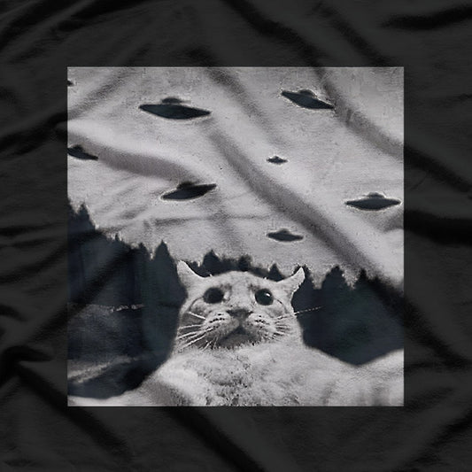 Alien Cat Abduction: Funny UFO Space Kitty T-Shirt