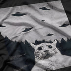Alien Cat Abduction: Funny UFO Space Kitty T-Shirt