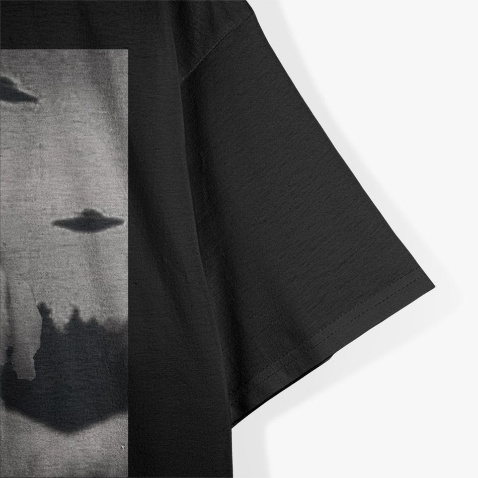 Alien UFO Selfie Labrador Funny Space Dog T-Shirt