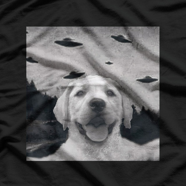 Alien UFO Selfie Labrador Funny Space Dog T-Shirt