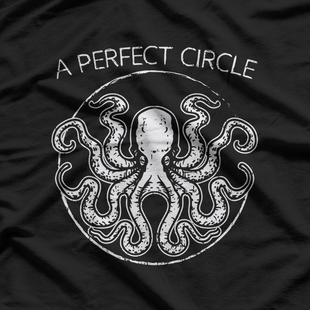 Perfect Circle Octopus: Mysterious & Nautical Aesthetic T-Shirt