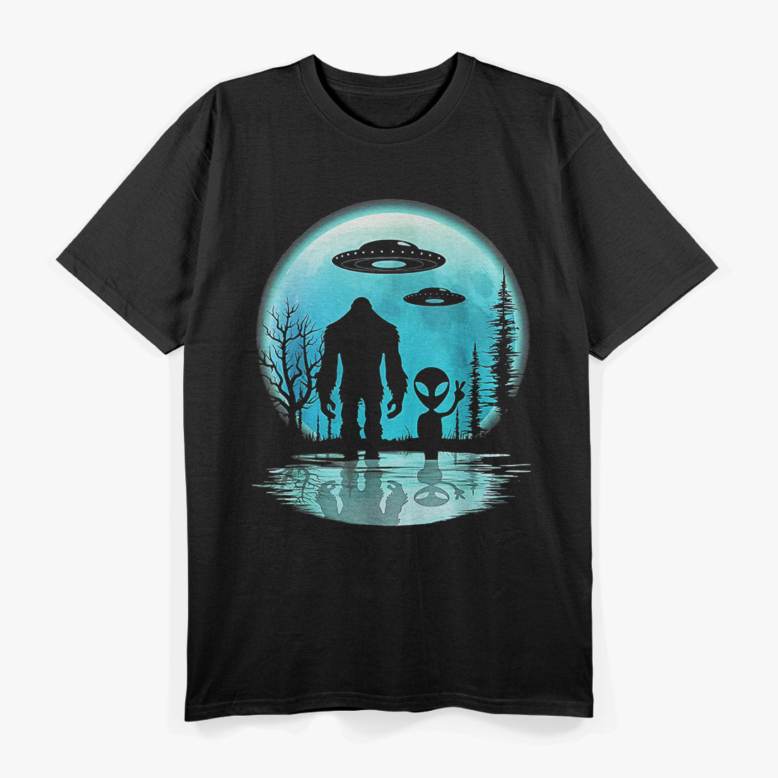 Alien and Bigfoot – Moon Men Cryptid Vintage Space Graphic T-Shirt