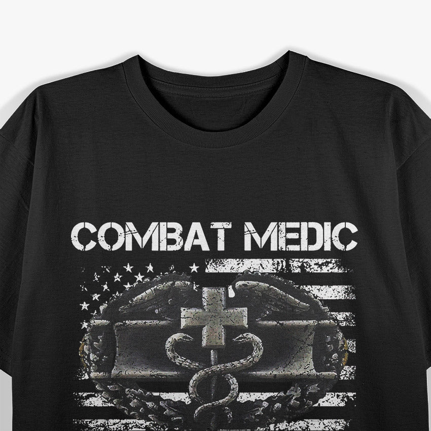 Combat Medic U.S. Army: Life Saver Under Fire T-Shirt