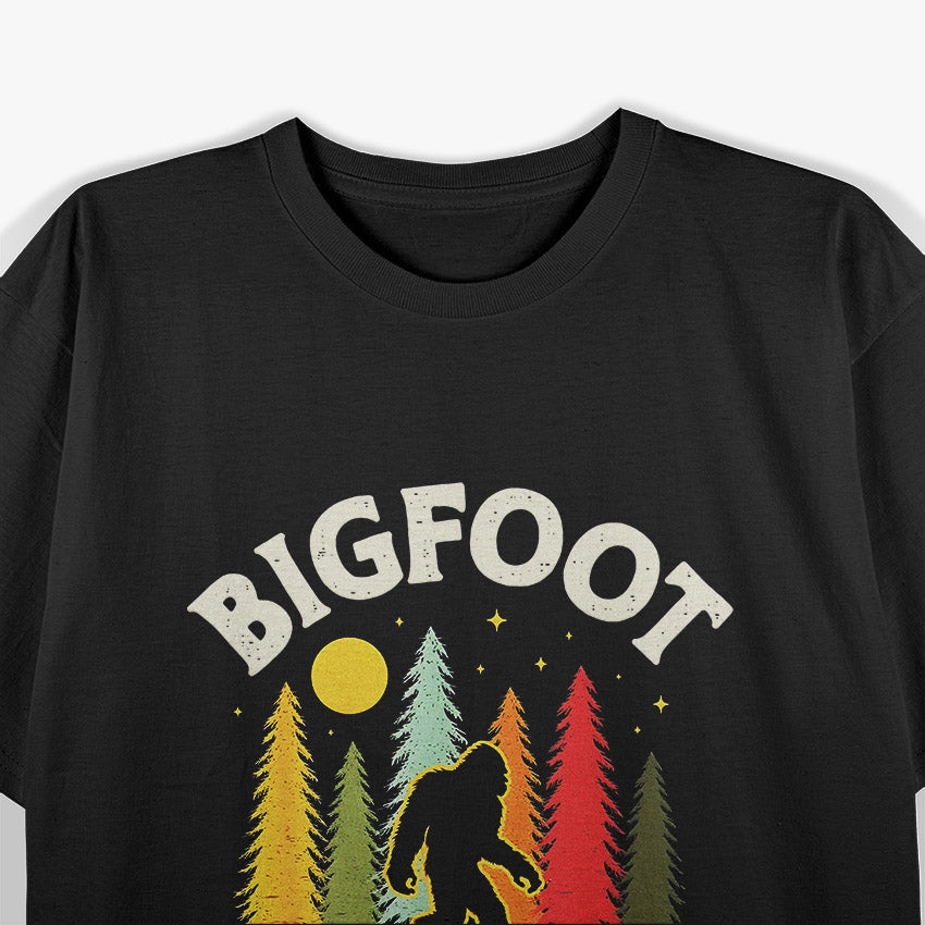 Bigfoot Saw Me Funny Sasquatch Retro Adventure Design T-Shirt