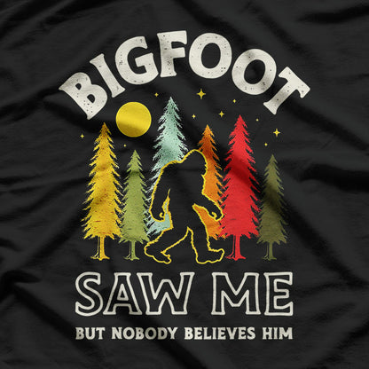 Bigfoot Saw Me Funny Sasquatch Retro Adventure Design T-Shirt