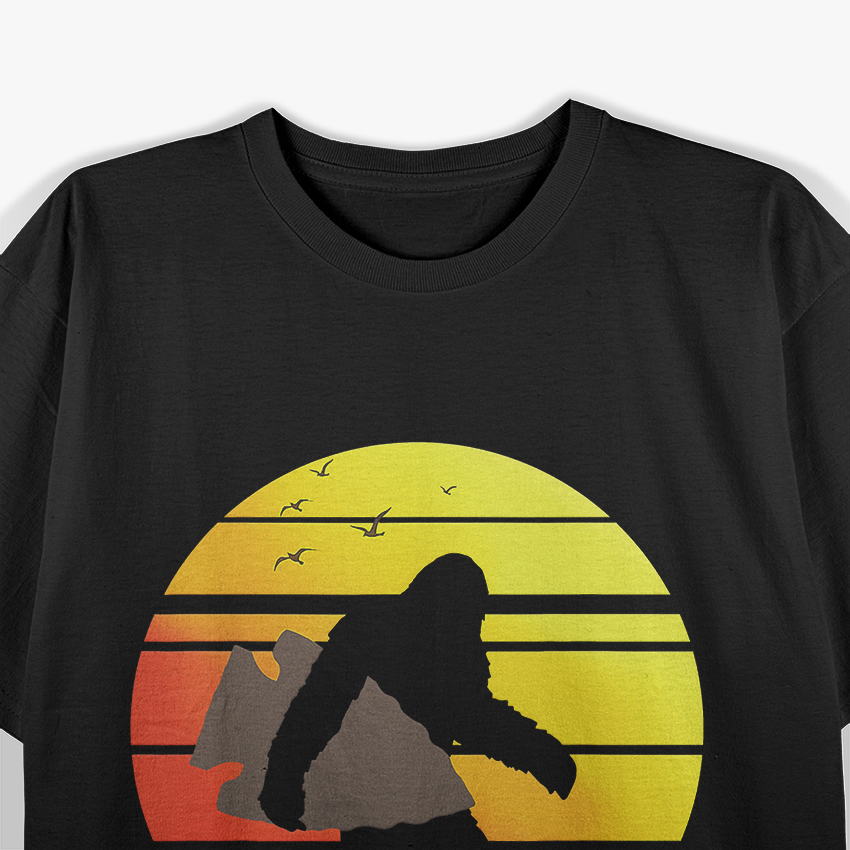 Vintage Bigfoot Arrowhead Hunting Indian Arrowhead Collector T-Shirt