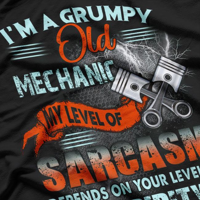 Old Mechanic Cool Design Great Gift T-Shirt