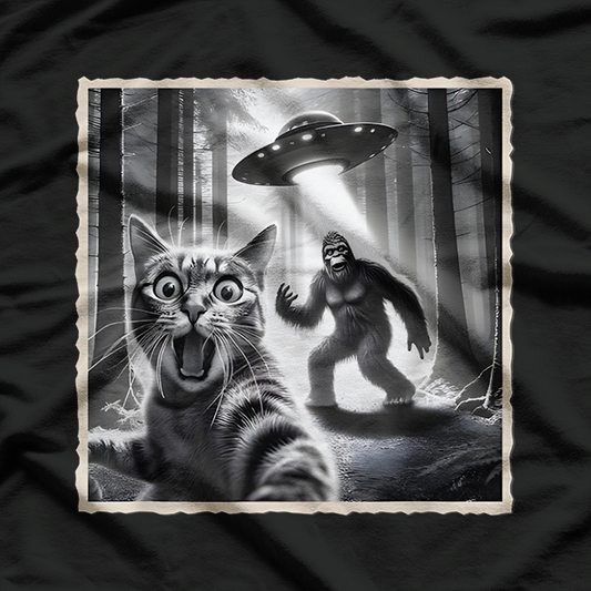 Bigfoot, UFO & Cat Selfie – Cryptid Comedy Mashup Love T-Shirt
