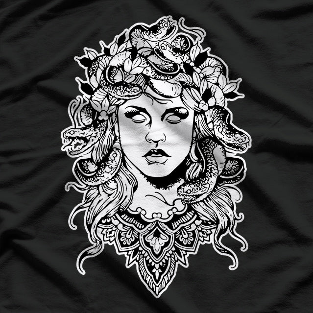 Medusa's Portrait – Cool Greek Mythology Ancient Art T-Shirt