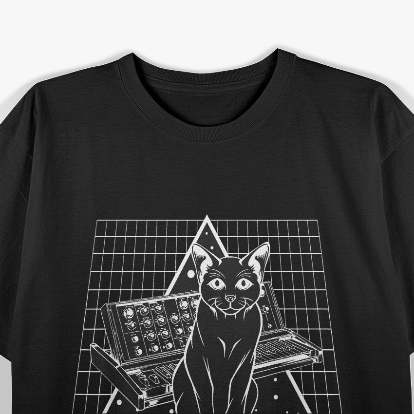 Cats on Synthesizers in Space – Funny Musician Retro T-Shirt