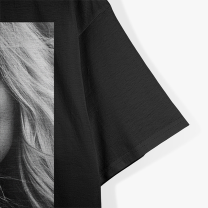 Vintage Model – Retro Fashion Icon Smoking T-Shirt