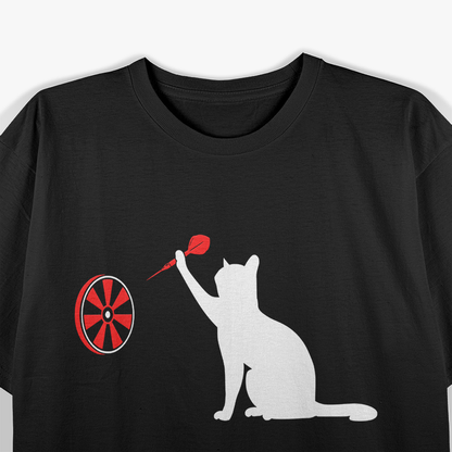 Funny Dart Throwing Cat – Perfect Gift for Dart & Cat Lovers T-Shirt
