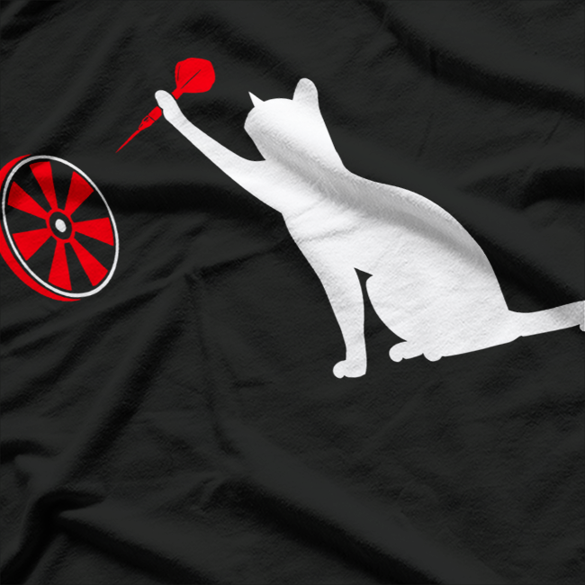 Funny Dart Throwing Cat – Perfect Gift for Dart & Cat Lovers T-Shirt